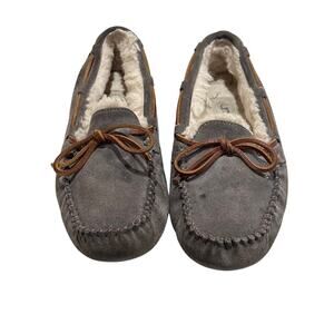 UGG Dakota Women's Moccasin Slippers  size 6
